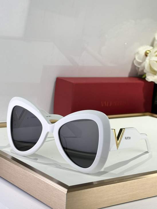 Picture of Valentino Sunglasses _SKUfw73427982fw